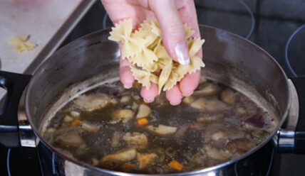 5 способов сделать любой суп еще вкуснее